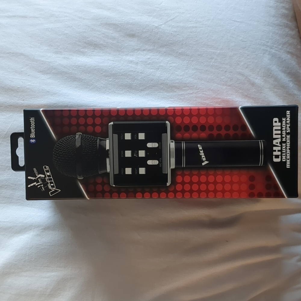 The Voice Champ Deluxe Karaoke Microphone Speaker **NEW IN ORIGINAL PACKAGING**